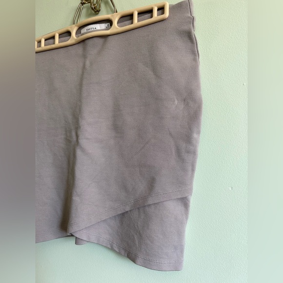 Talula Aritzia Grey Primrose Faux Wrap Skirt size Medium - Picture 7 of 7